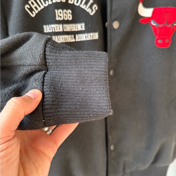 CHICAGO BULLS Varsity Jacket | Black | Men’s Medium | Vintage First Season - Picture 5 of 10